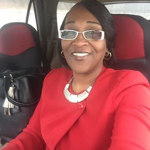 Meet your Posher, Angela